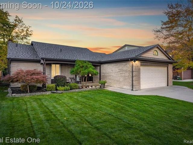 House for sale in Bridgewood Estates, Clinton Township