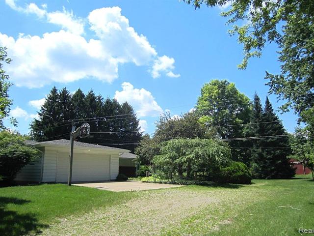 House for sale in Oxford, Michigan