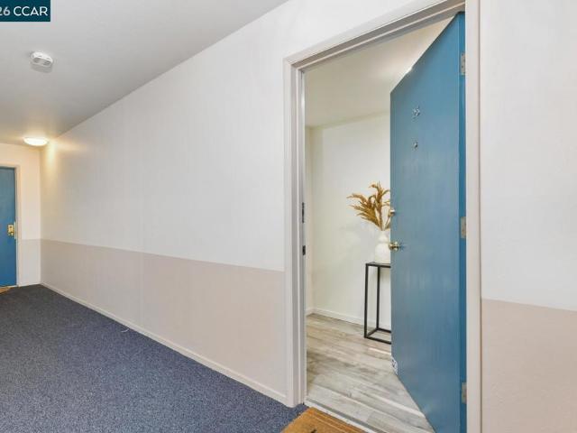 Condo for sale in Oakland, California