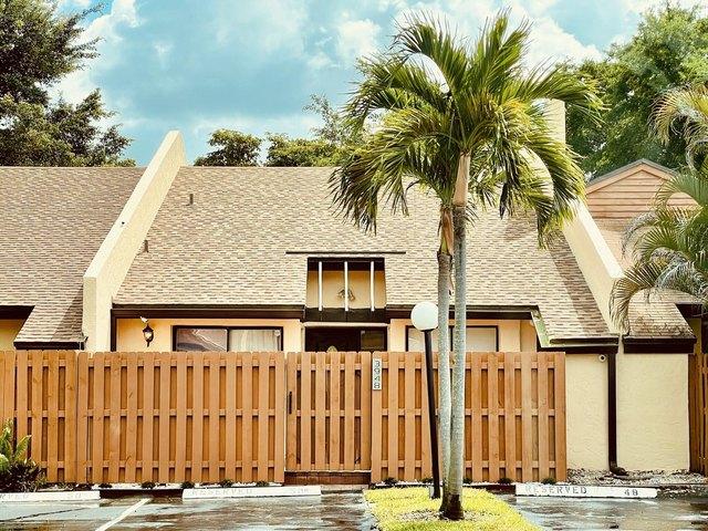 House for sale in Davie, Florida