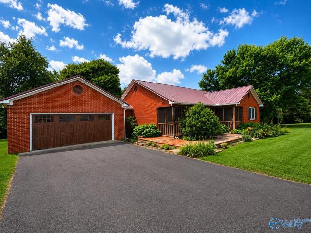 House for sale in Arab, Alabama