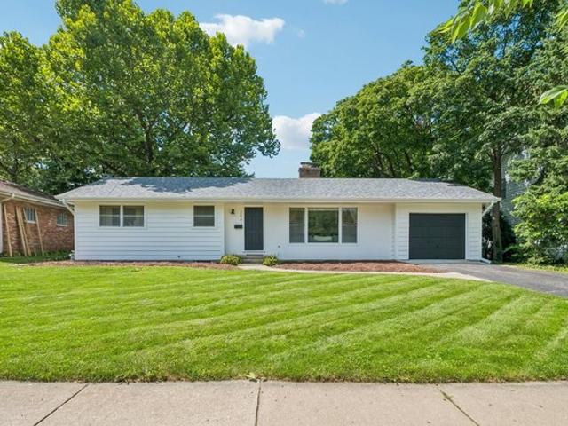 House for sale in Glen Ellyn, Illinois