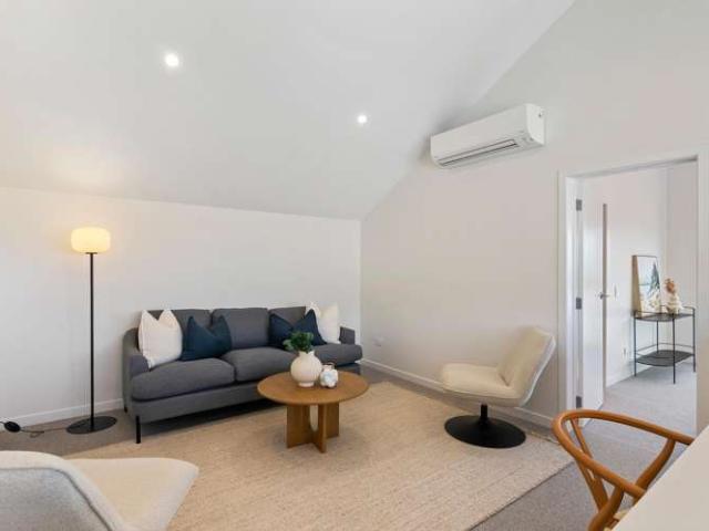 House for sale in Sunnynook