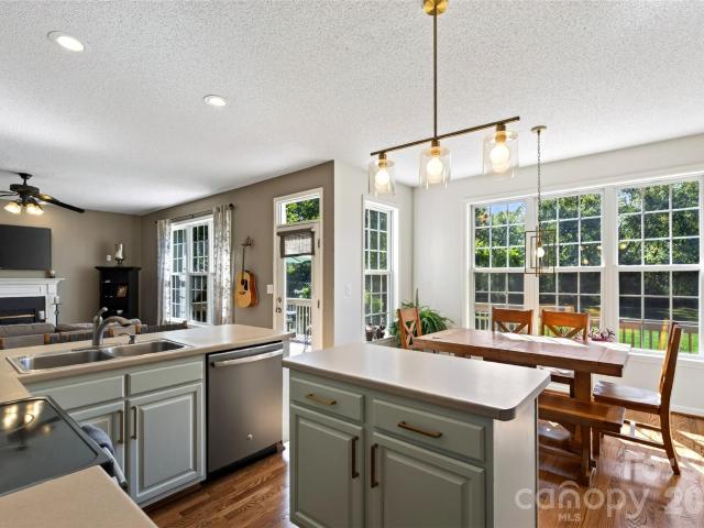 House for sale in Hoopers Creek, Fletcher