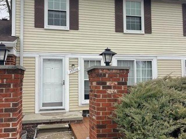 Condo for sale in Clinton Township, Michigan