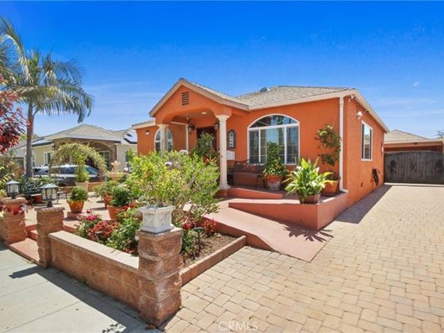 House for sale in Long Beach, California