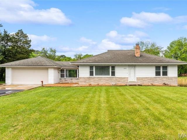 House for sale in Fairview Heights, Illinois