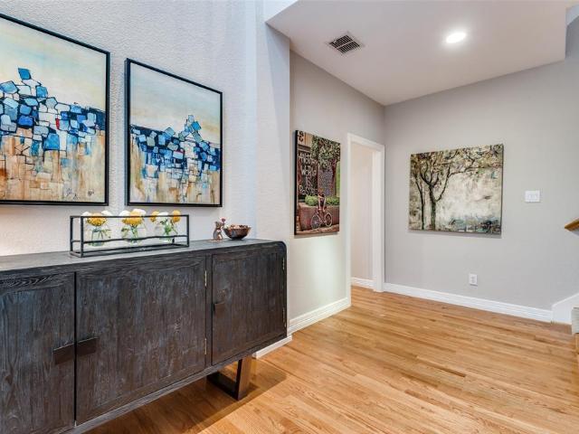 Townhouse for sale in Dallas