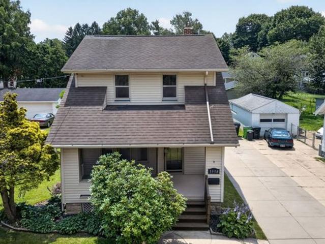 House for sale in Summit, Ohio