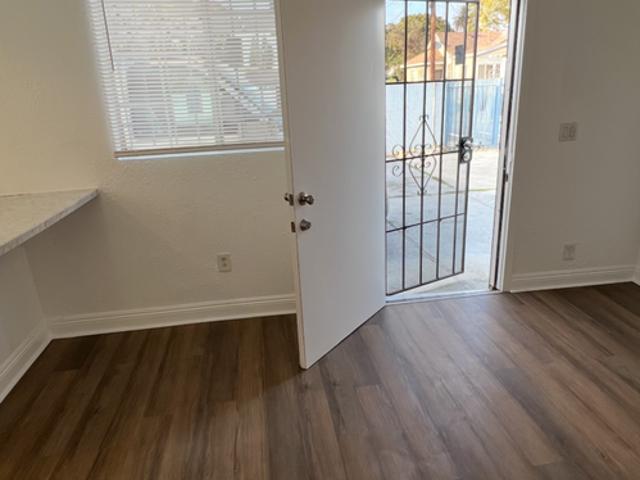 Apartment for rent in Canoga Park, California