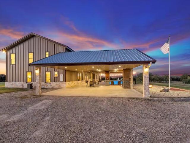 Farm for sale in Lott, Falls County