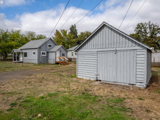 House for sale in Yoncalla, Oregon