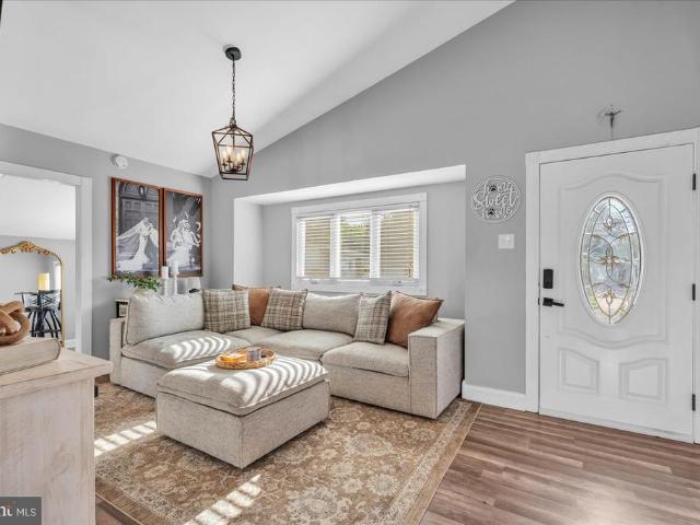 House for sale in Centre City, Mantua Township