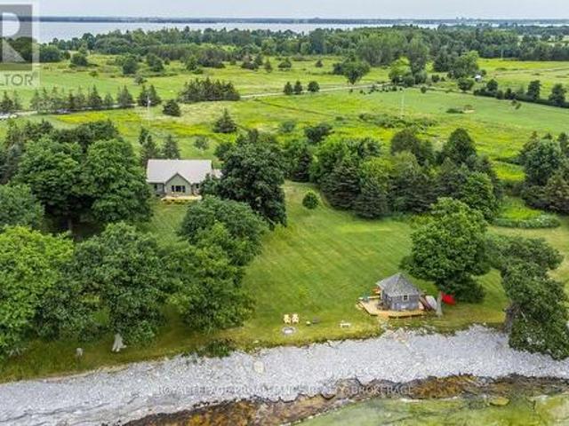 House for sale in Frontenac Islands, Ontario