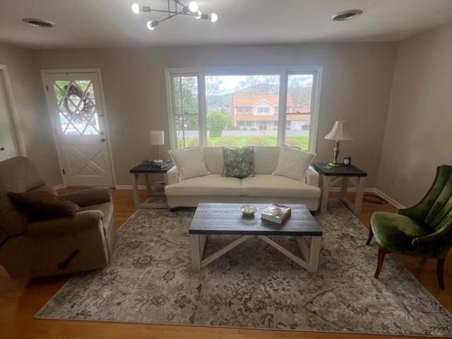 House for sale in Petersburg, West Virginia