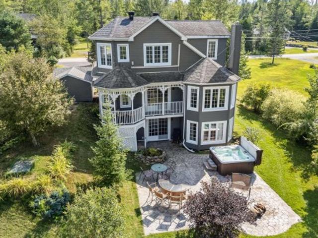 House for sale in Memphrémagog, Quebec