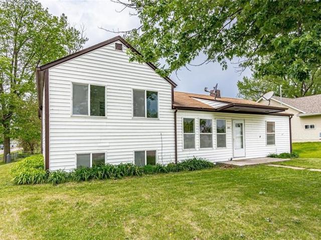 House for sale in Linn, Iowa