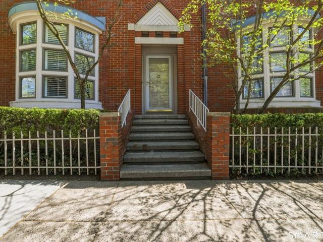 Townhouse for sale in New Haven, Connecticut