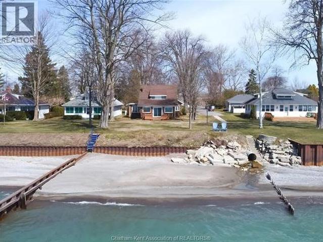 House for sale in Chatham–kent, Ontario