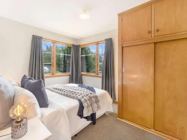 House for sale in Chaslands, Canterbury