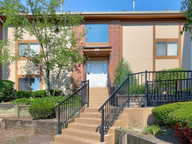 Condo for sale in Bartlett, Illinois