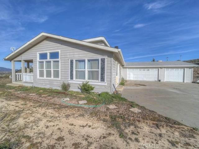 House for sale in Anza, California