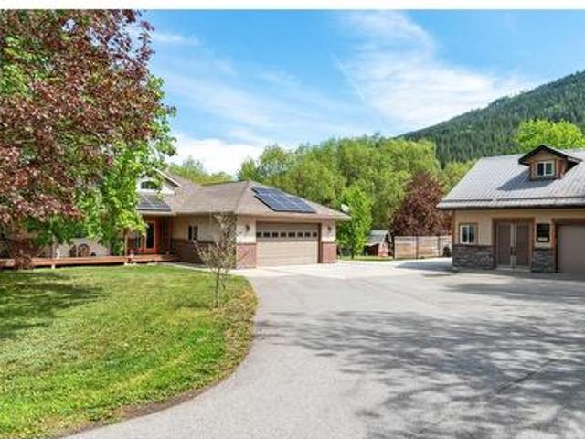 House for sale in Salmon Arm, British Columbia