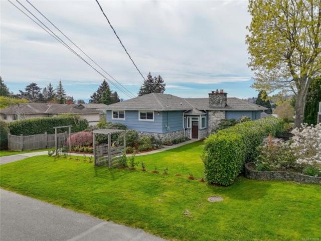 House for sale in Saanich, British Columbia