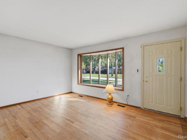 House for sale in Sterling Heights, Macomb County
