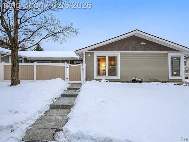 Condo for sale in Novi, Michigan