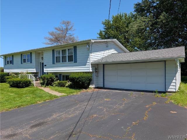 House for sale in Niagara, New York