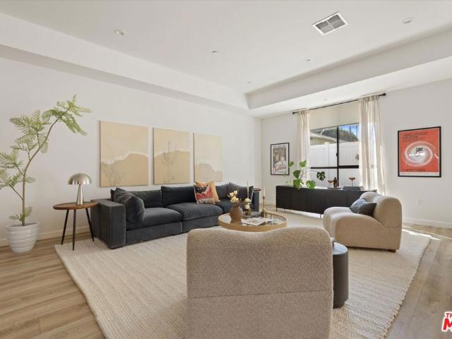 Condo for sale in Culver City, California