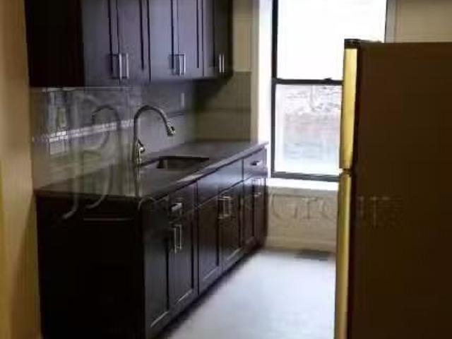 Condo for rent in Astoria