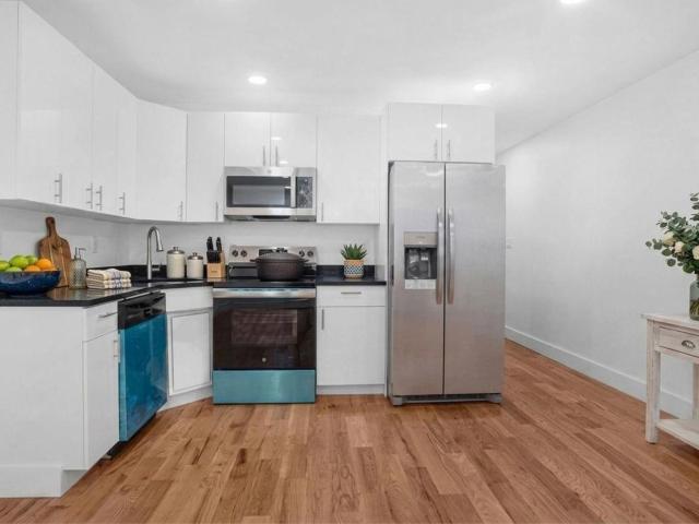 House for sale in The Bronx, Arverne