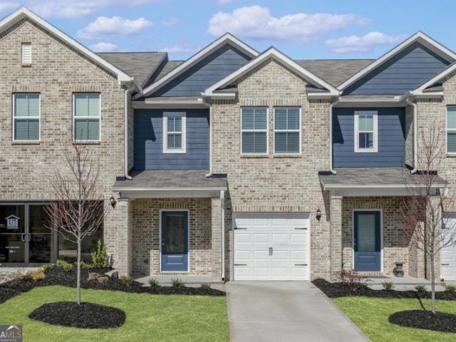 Townhouse for sale in Oakwood, Georgia