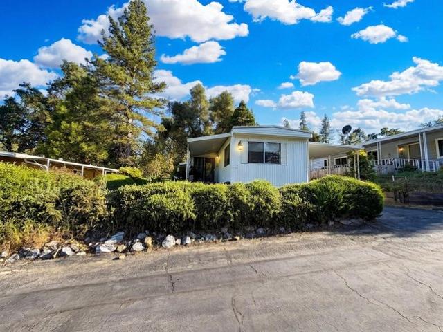 House for sale in Oakhurst, California