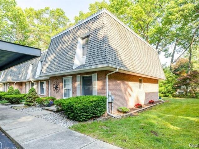 Townhouse for sale in Fort Gratiot, Michigan