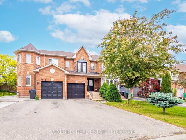 Townhouse for sale in Woburn, Ontario