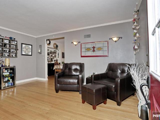 House for sale in Paramus, New Jersey