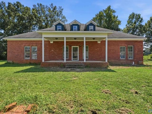 House for sale in Hillsboro, Alabama