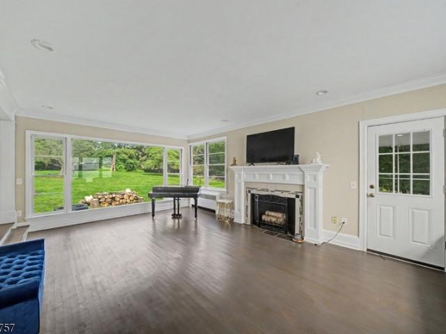 House for sale in Avenel, New Jersey