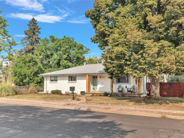 House for sale in Arapahoe, Colorado