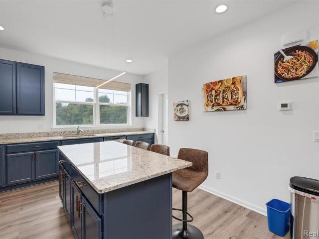 Condo for sale in Auburn Hills, Oakland County