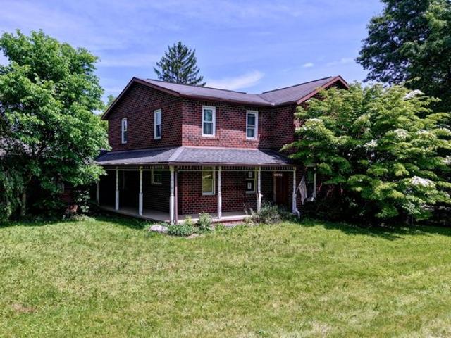 House for sale in Summit, Ohio