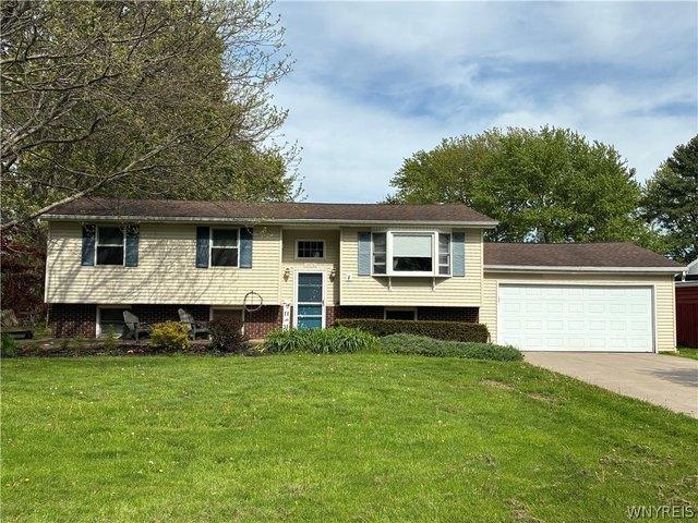 House for sale in Niagara, New York