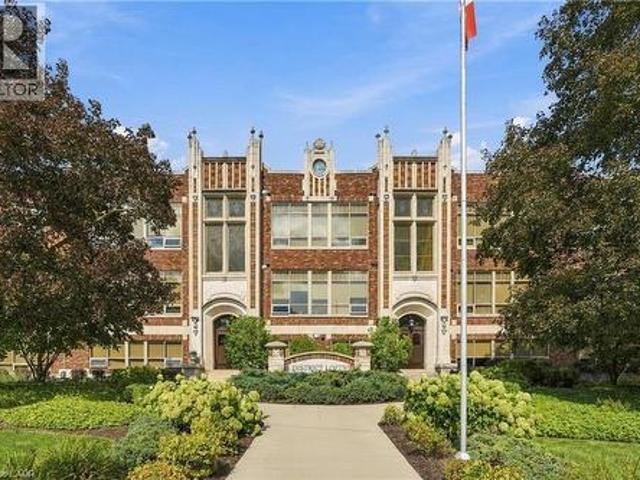Condo for sale in Ancaster, Ontario