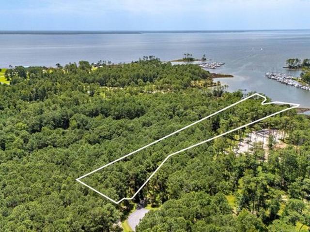 Land for sale in Oriental, North Carolina