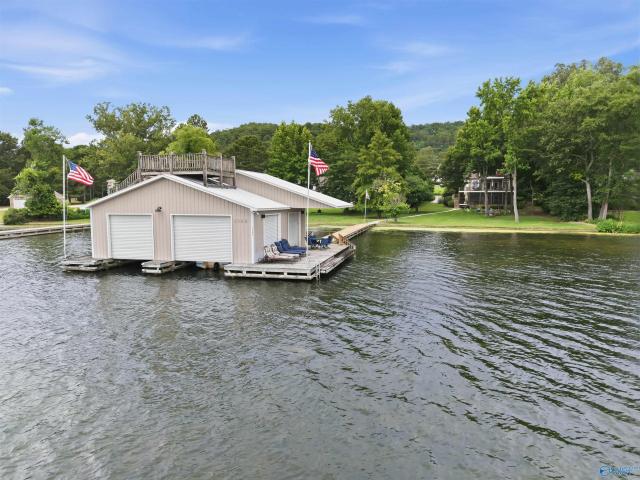 House for sale in Guntersville, Alabama