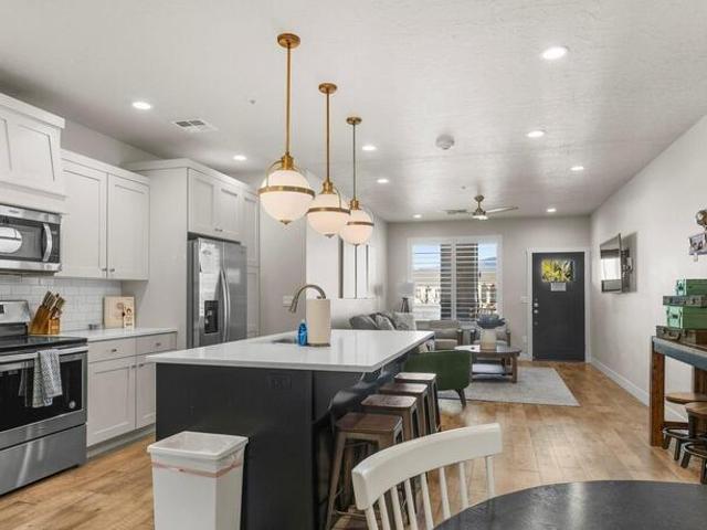 Condo for sale in Washington