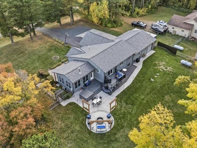 House for sale in Cambridge, Isanti County